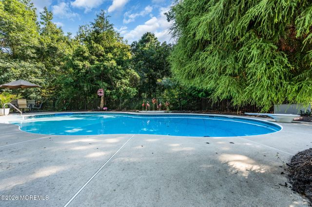 19 Whisper Way, Barnegat, NJ 08005