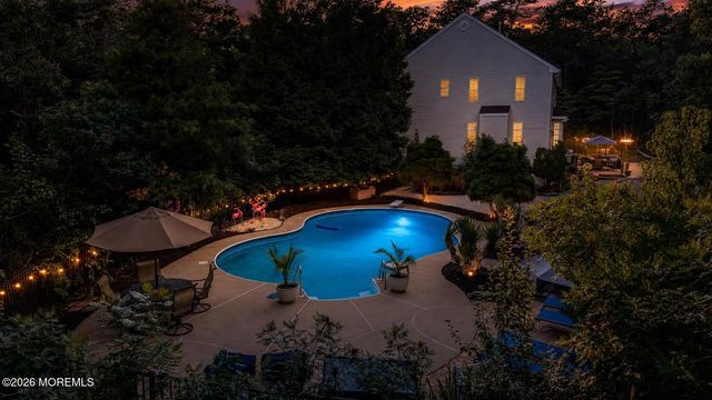 19 Whisper Way, Barnegat, NJ 08005