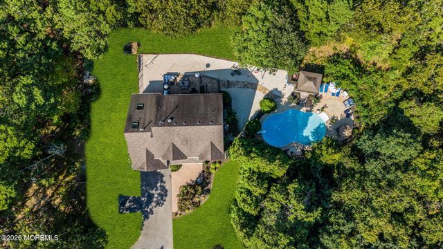 19 Whisper Way, Barnegat, NJ 08005