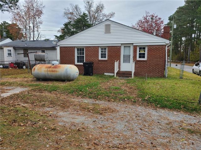 316 S College DR, Franklin, VA 23851