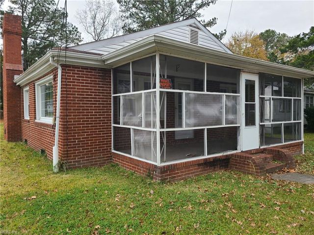 316 S College DR, Franklin, VA 23851