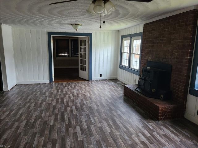 316 S College DR, Franklin, VA 23851