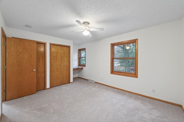 16940 12th Avenue N, Plymouth, MN 55447