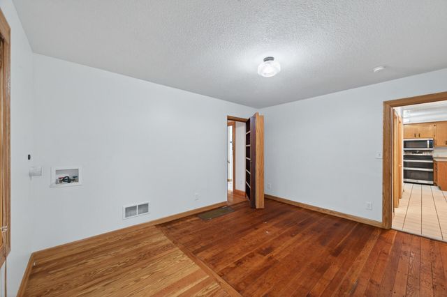 16940 12th Avenue N, Plymouth, MN 55447