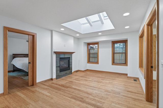 16940 12th Avenue N, Plymouth, MN 55447