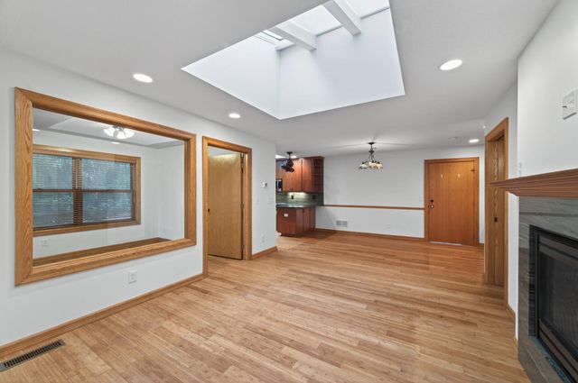 16940 12th Avenue N, Plymouth, MN 55447