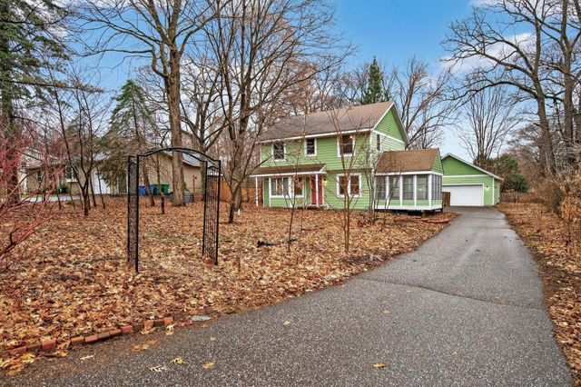 16940 12th Avenue N, Plymouth, MN 55447