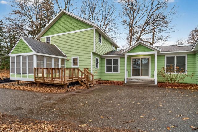 16940 12th Avenue N, Plymouth, MN 55447