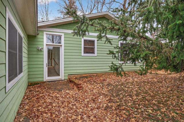 16940 12th Avenue N, Plymouth, MN 55447