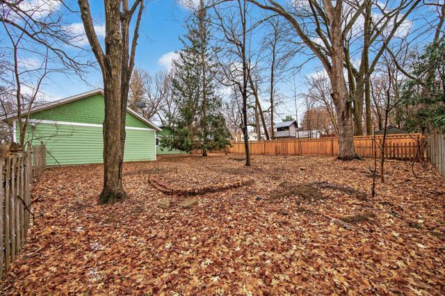 16940 12th Avenue N, Plymouth, MN 55447