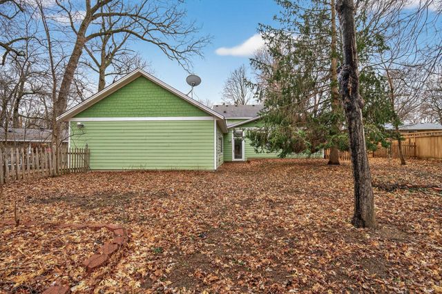 16940 12th Avenue N, Plymouth, MN 55447