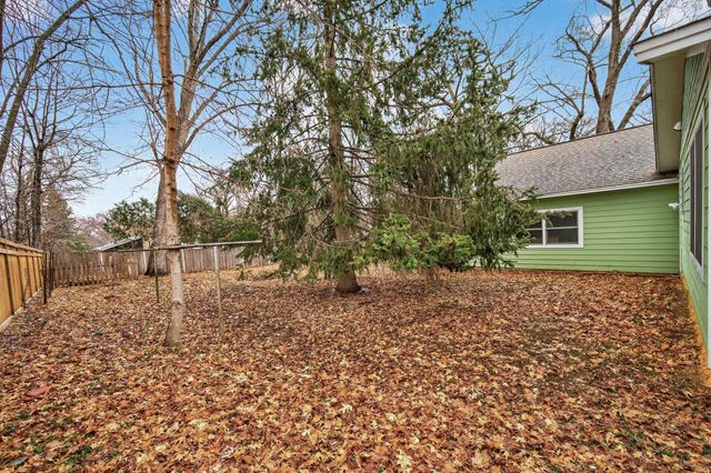 16940 12th Avenue N, Plymouth, MN 55447