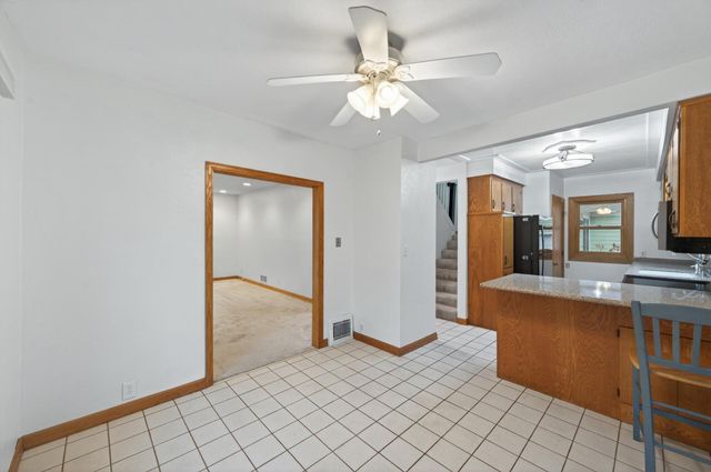 16940 12th Avenue N, Plymouth, MN 55447