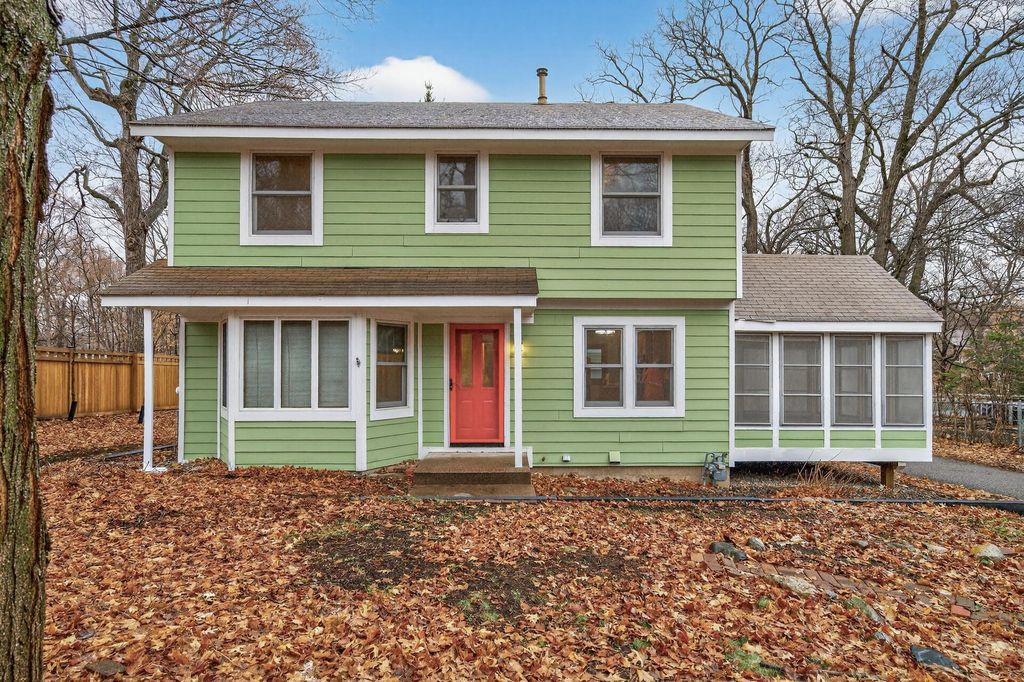 16940 12th Avenue N, Plymouth, MN 55447