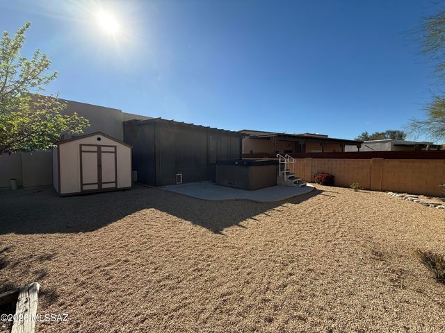 1230 N Golden Palomino Place, Tucson, AZ 85715
