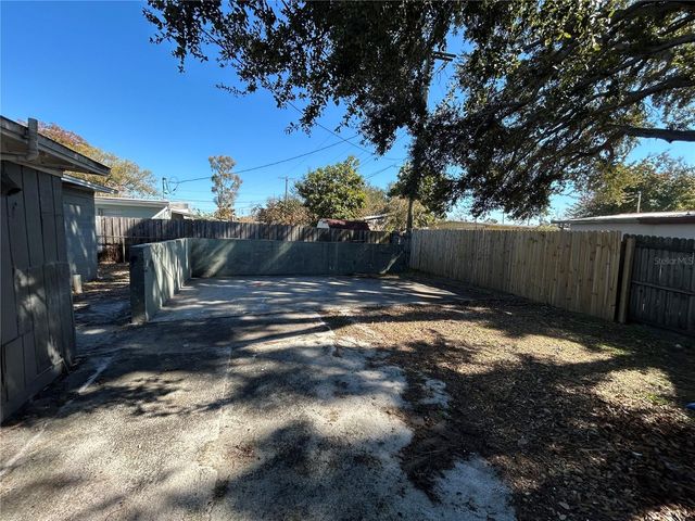 1336 WARRINGTON WAY, Tampa, FL 33619