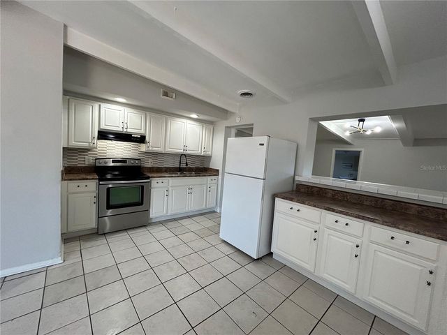 1336 WARRINGTON WAY, Tampa, FL 33619