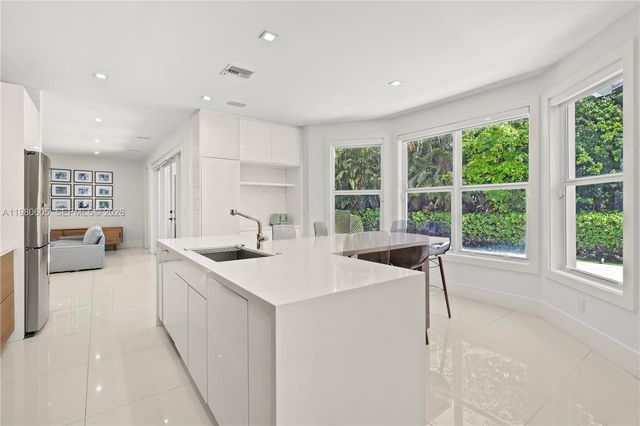 5700 SW 86th Street, South Miami, FL 33143