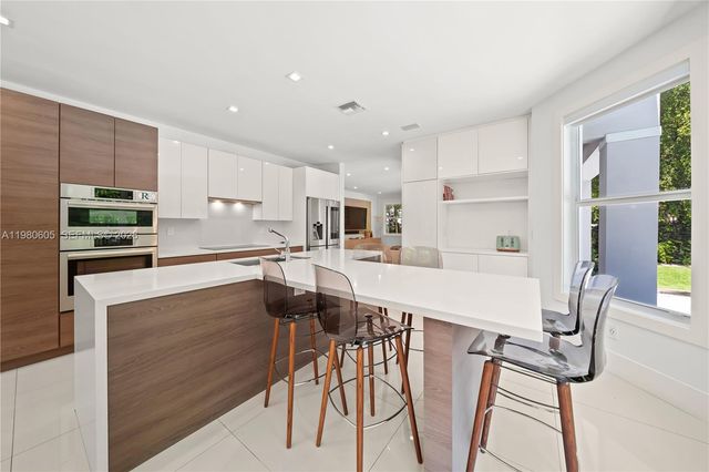 5700 SW 86th Street, South Miami, FL 33143