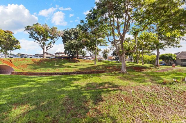 94-1348 Kulewa Loop 7U, Waipahu, HI 96797