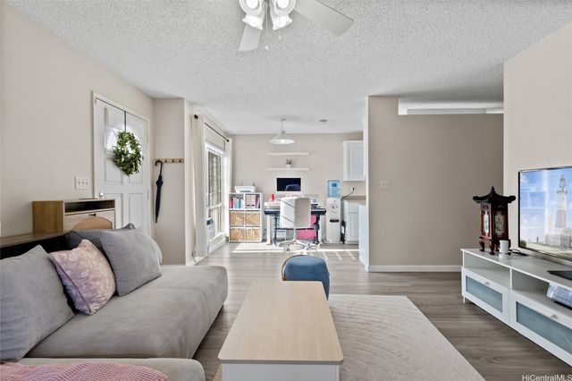 94-1348 Kulewa Loop 7U, Waipahu, HI 96797