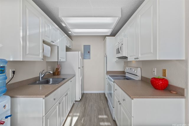 94-1348 Kulewa Loop 7U, Waipahu, HI 96797