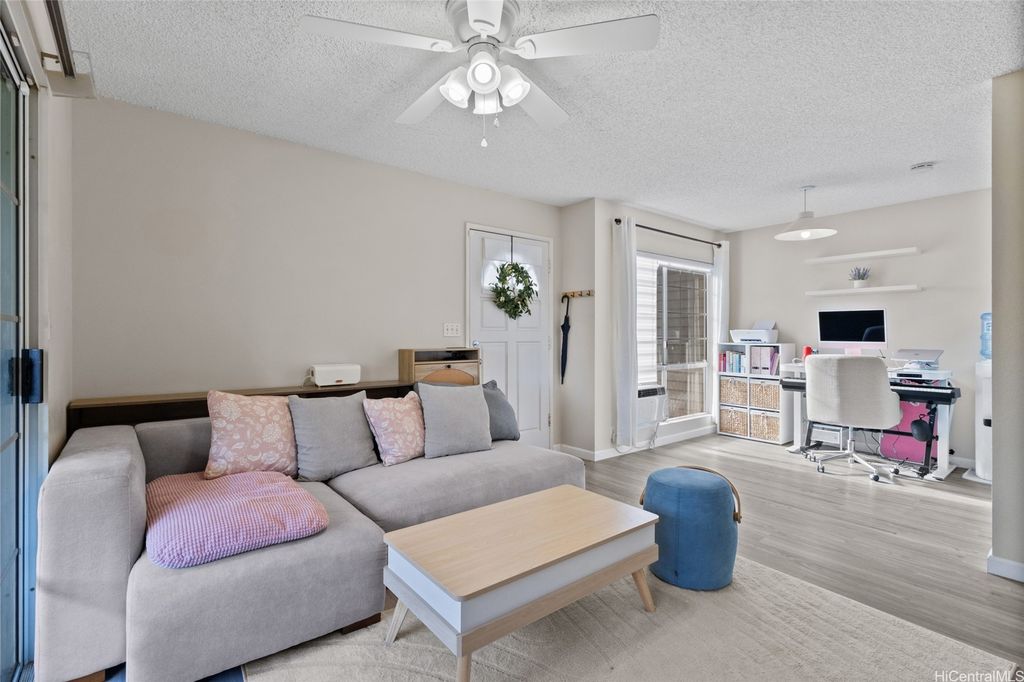 94-1348 Kulewa Loop 7U, Waipahu, HI 96797