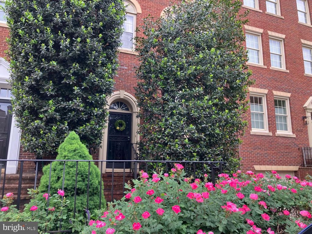 3616 WINFIELD LN NW, Washington, DC 20007