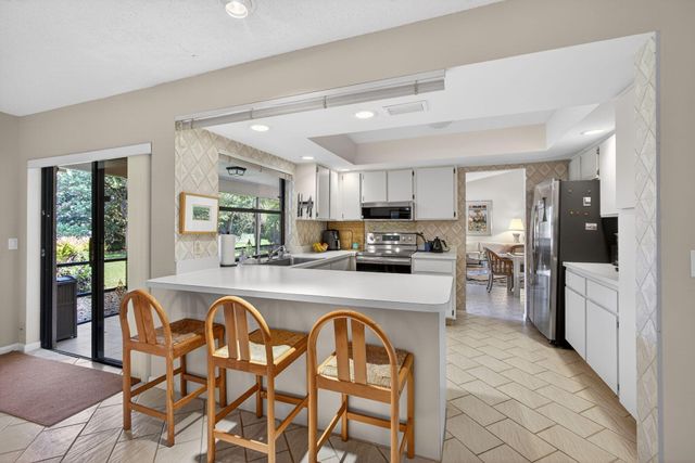 13706 Cross Pointe Drive, Palm Beach Gardens, FL 33418