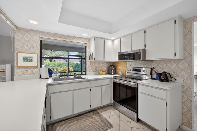 13706 Cross Pointe Drive, Palm Beach Gardens, FL 33418