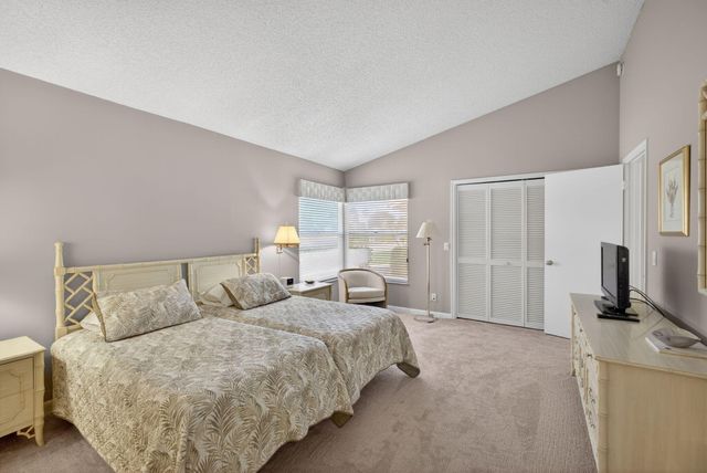 13706 Cross Pointe Drive, Palm Beach Gardens, FL 33418