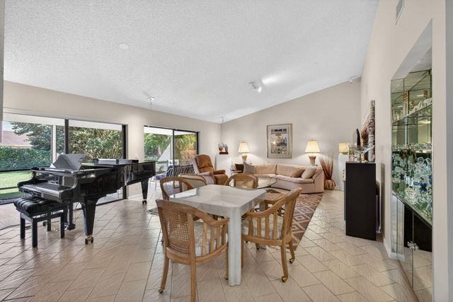 13706 Cross Pointe Drive, Palm Beach Gardens, FL 33418