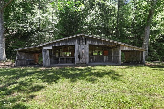 1529 Upper Schooner Road, Nashville, IN 47448