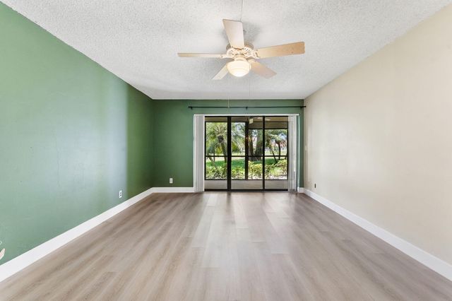 5800 Camino Del Sol 102, Boca Raton, FL 33433