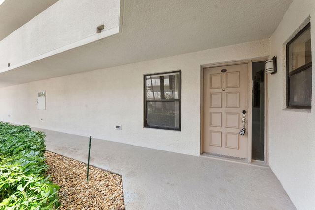 5800 Camino Del Sol 102, Boca Raton, FL 33433
