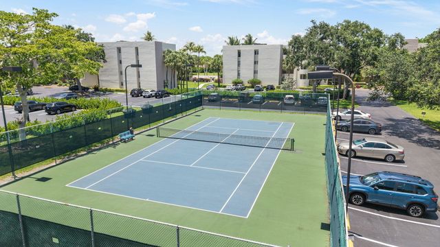 5800 Camino Del Sol 102, Boca Raton, FL 33433