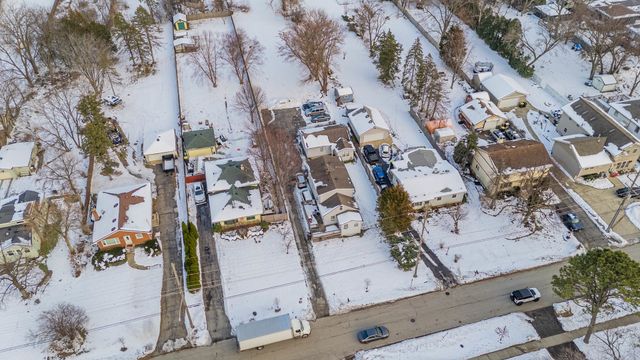 513 N Park Street, Westmont, IL 60559