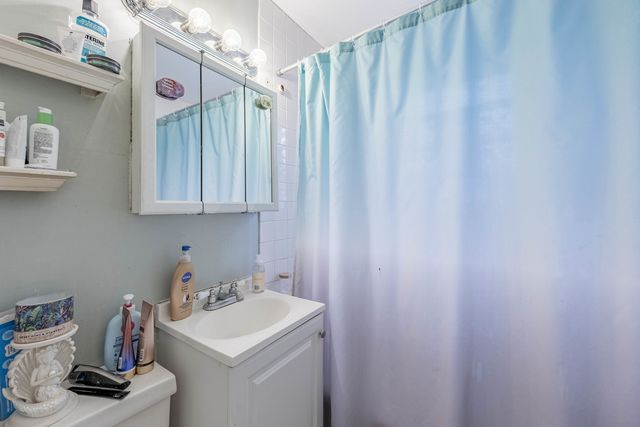 513 N Park Street, Westmont, IL 60559