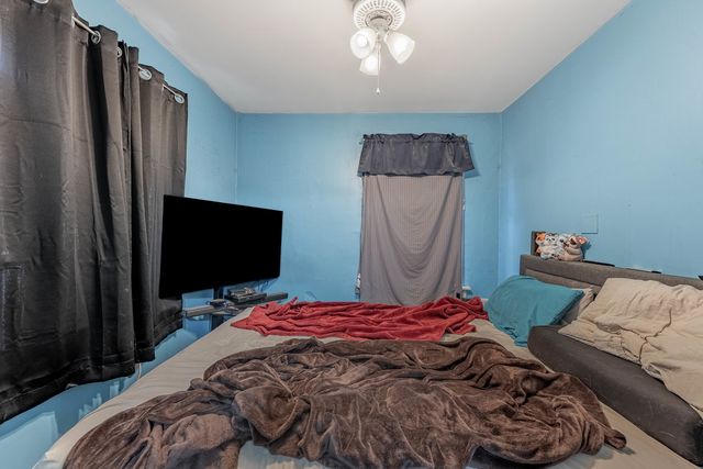 513 N Park Street, Westmont, IL 60559