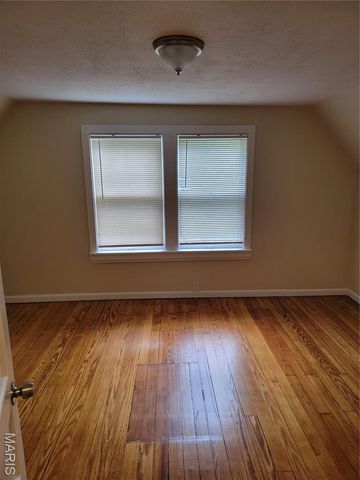 26 Compton Avenue, Ferguson, MO 63135