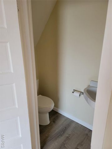 26 Compton Avenue, Ferguson, MO 63135