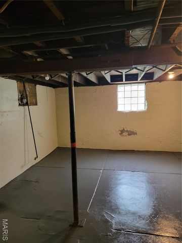 26 Compton Avenue, Ferguson, MO 63135