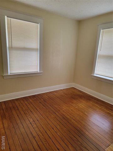 26 Compton Avenue, Ferguson, MO 63135