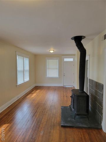 26 Compton Avenue, Ferguson, MO 63135