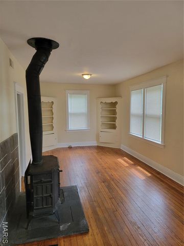 26 Compton Avenue, Ferguson, MO 63135