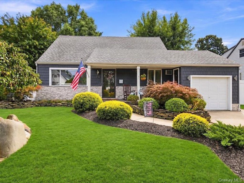 40 Greenwood Drive, North Babylon, NY 11703 — exterior