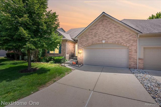 245 Winslow Circle 56, Commerce Twp, MI 48390