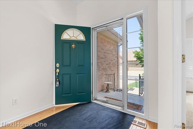 245 Winslow Circle 56, Commerce Twp, MI 48390