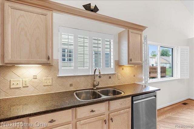 245 Winslow Circle 56, Commerce Twp, MI 48390