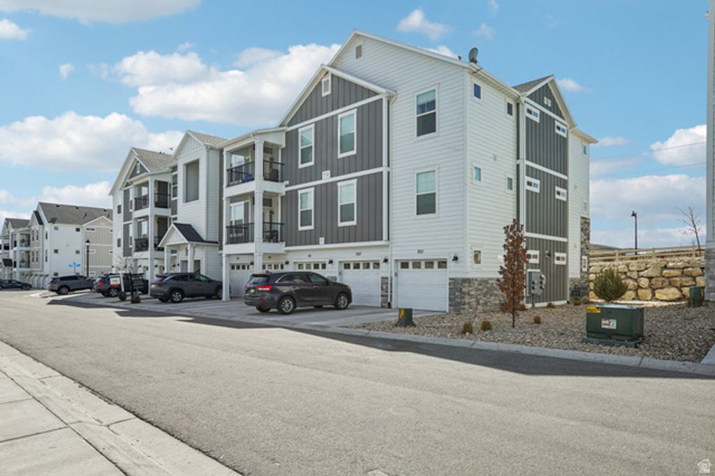 Image 2 of property listing at 1787 N FESTIVE WAY #B304, Saratoga Springs, UT 84045